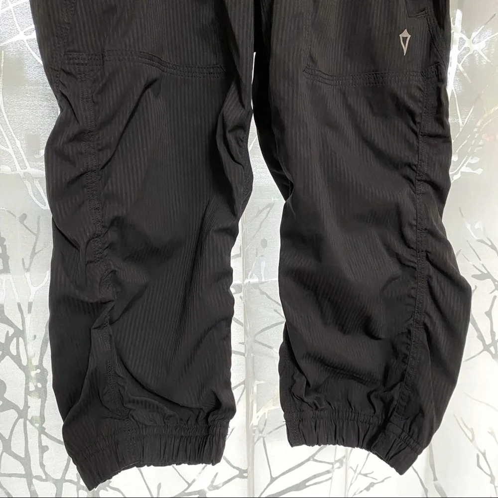 Ivivva Lululemon kids black live to move crop cropped drawstring jogger pants - Picture 6 of 11